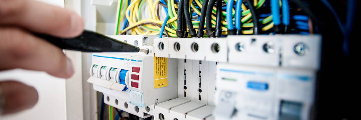Ηλεκτρολόγος για εγκατάσταση/αντικατάσταση ρελέ ασφαλείας